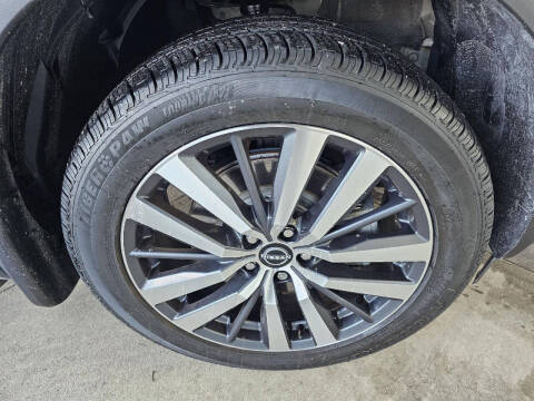 2022 Nissan Pathfinder Platinum