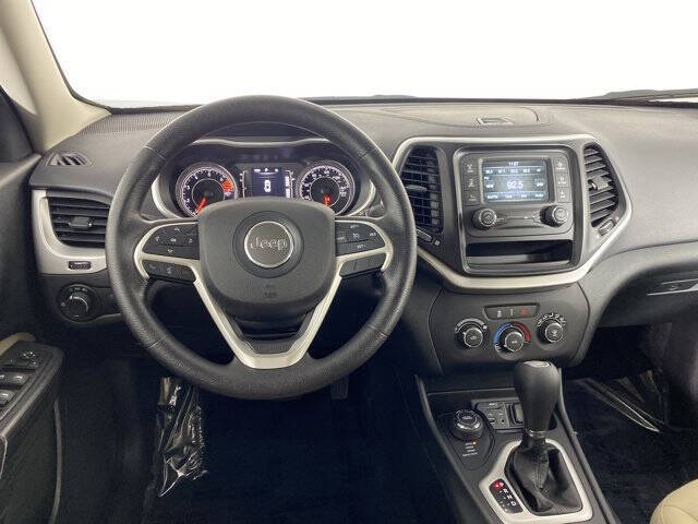 2016 Jeep Cherokee Sport