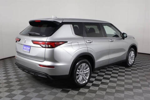 2024 Mitsubishi Outlander ES