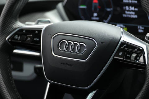 2024 Audi e-tron GT quattro Premium Plus