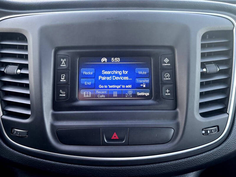 2015 Chrysler 200 Limited