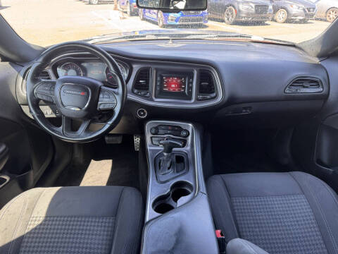 2016 Dodge Challenger SXT