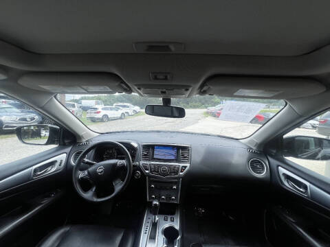 2017 Nissan Pathfinder SL