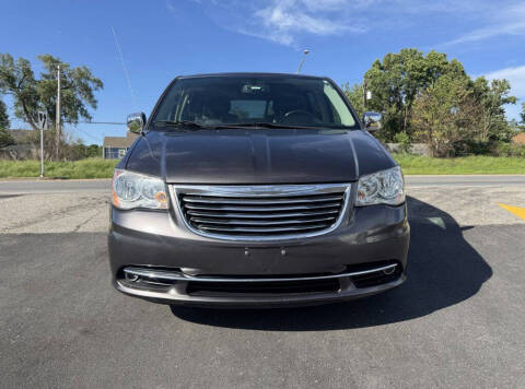 2015 Chrysler Town and Country Touring-L