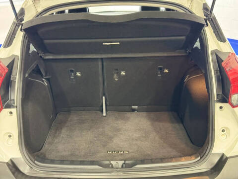 2020 Nissan Kicks SR