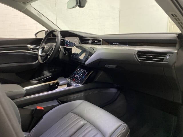 2023 Audi e-tron quattro Premium Plus