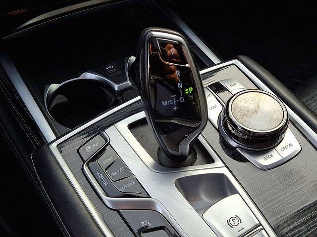 2022 BMW 7 Series 750i xDrive