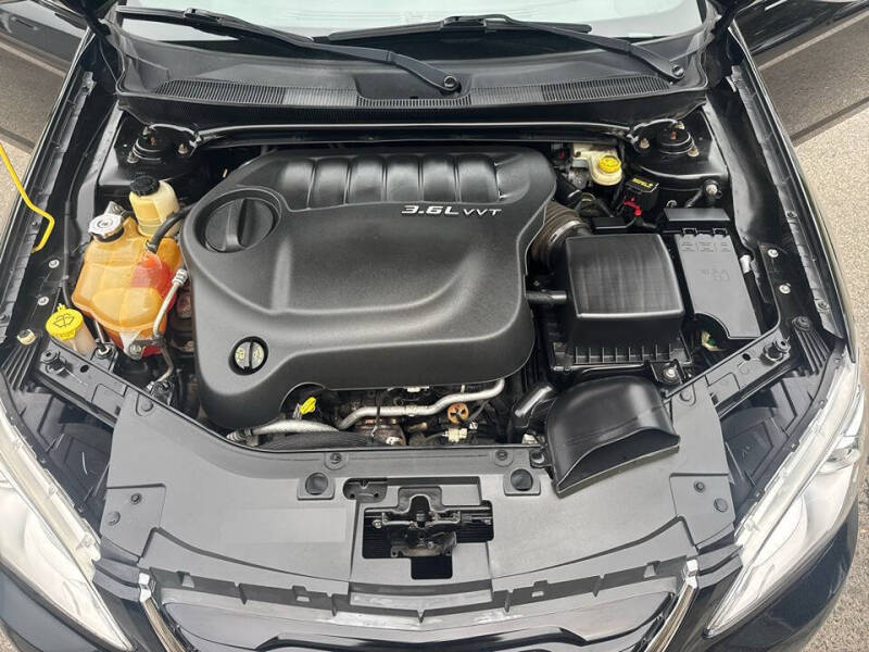 2011 Chrysler 200 Limited