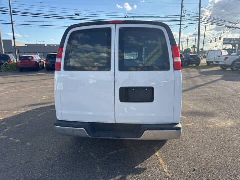 2023 Chevrolet Express 2500