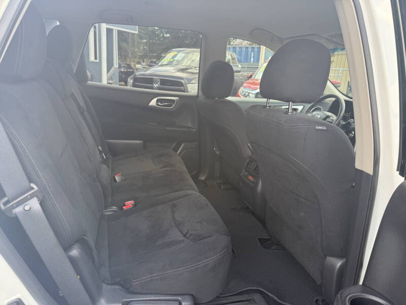 2015 Nissan Pathfinder SV