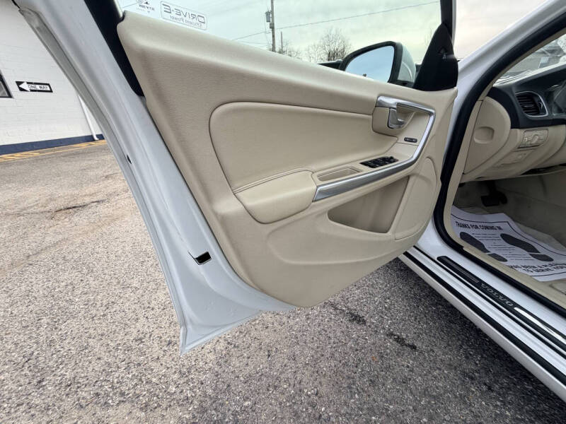 2015 Volvo S60 T5 Drive-E Premier