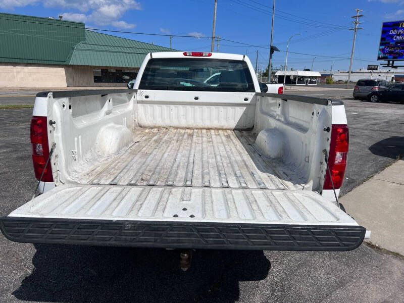 2011 Chevrolet Silverado 1500 Work Truck photo 9