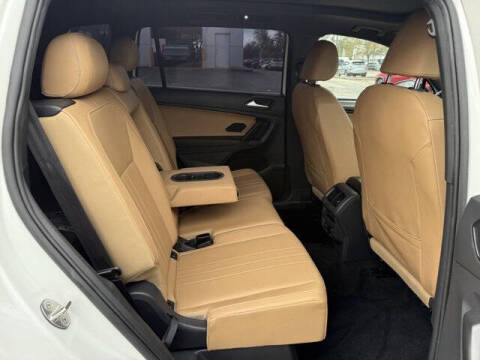 2022 Volkswagen Tiguan SE R-Line Black