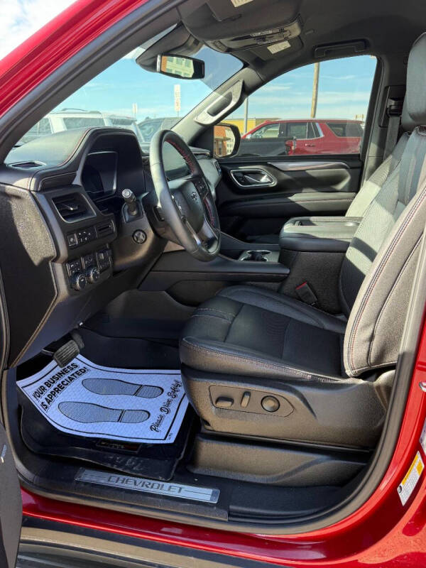 2023 Chevrolet Suburban RST