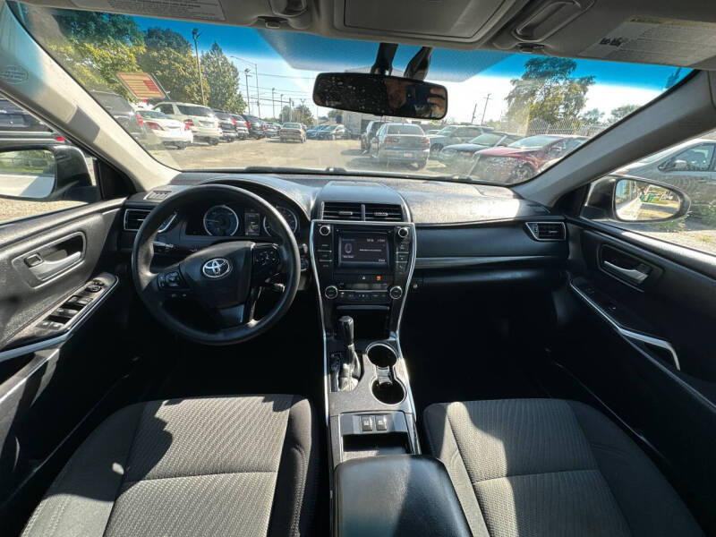2015 Toyota Camry Hybrid LE