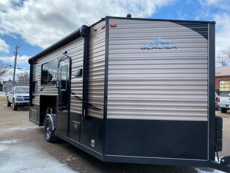 2022 Glacier 17’ RV EXPLORER