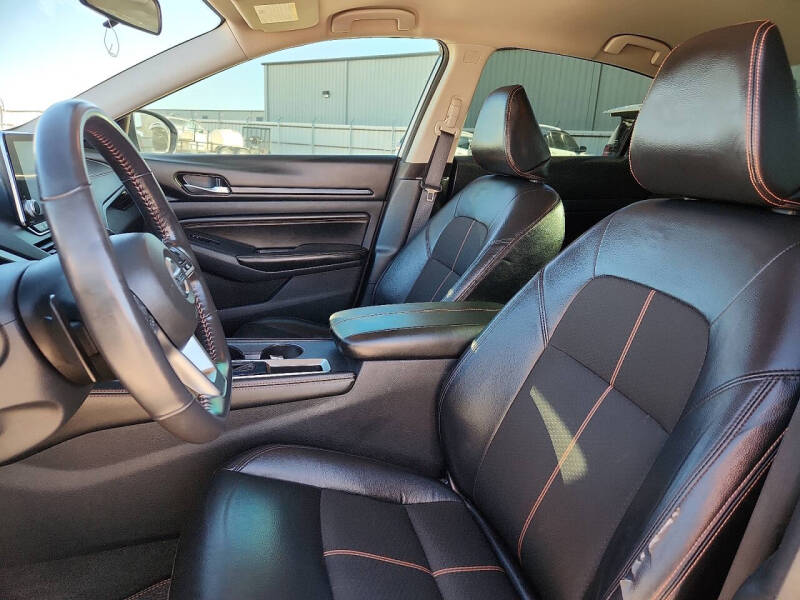 2022 Nissan Altima 2.5 SR