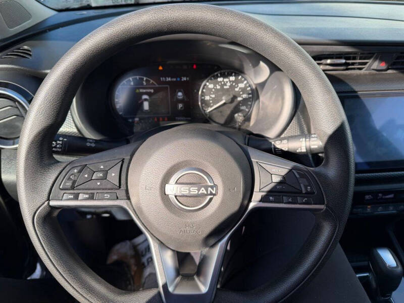 2022 Nissan Kicks SV