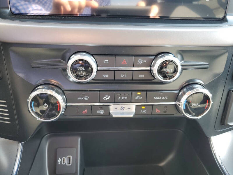 2025 Ford F-150 Lightning XLT