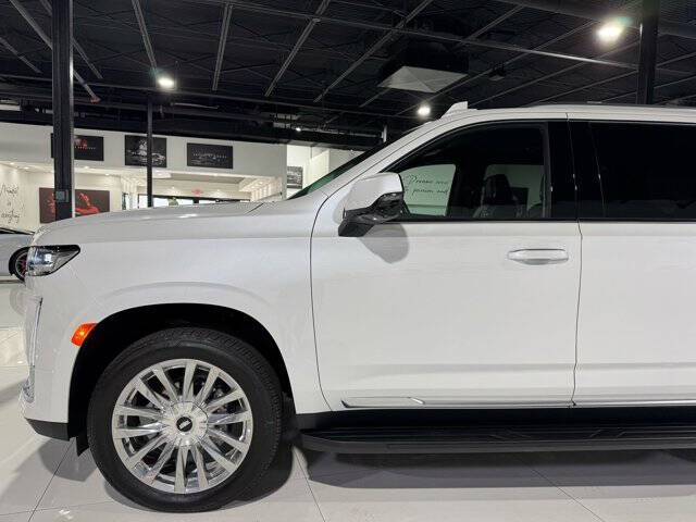 2024 Cadillac Escalade ESV Luxury