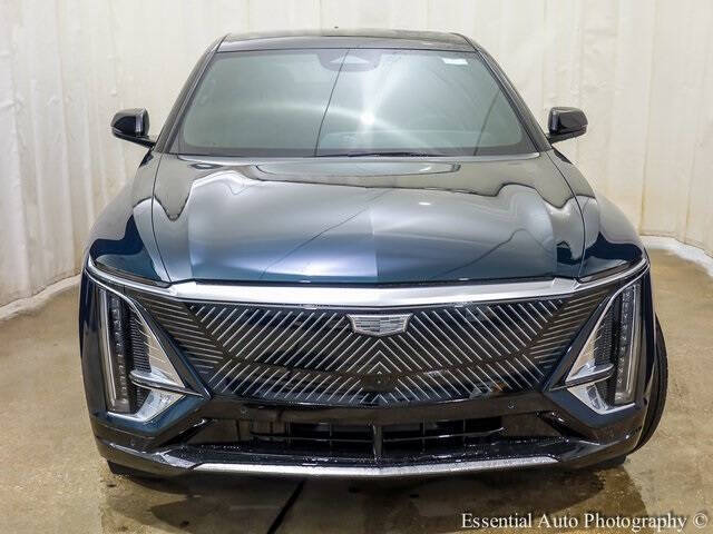 2025 Cadillac LYRIQ Luxury 2