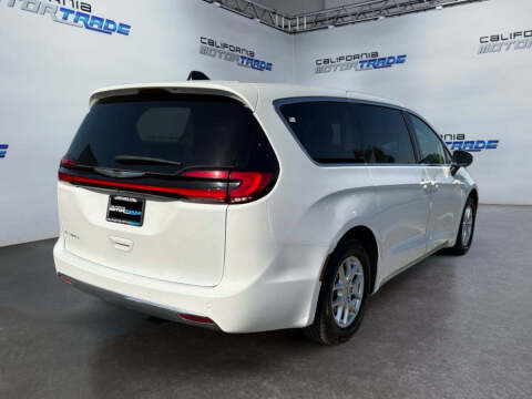 2023 Chrysler Pacifica Touring L