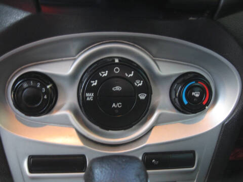 2014 Ford Fiesta SE