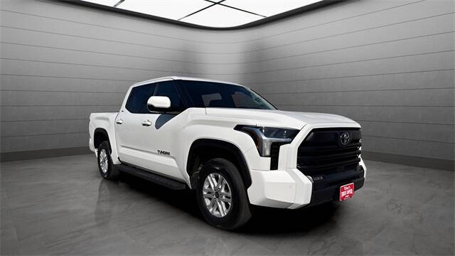 2024 Toyota Tundra SR5's photo