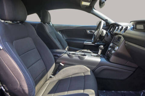 2016 Ford Mustang V6