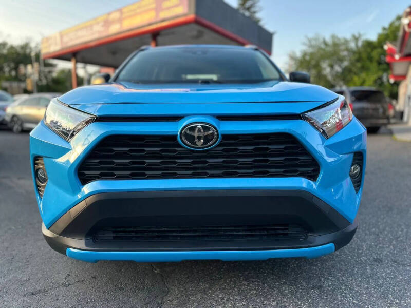2020 Toyota RAV4 LE
