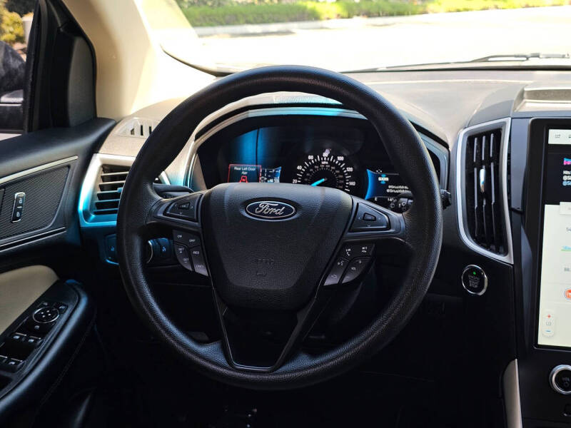 2023 Ford Edge SE