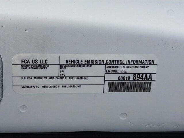 2023 Chrysler 300 Touring L