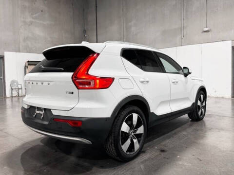 2019 Volvo XC40 T5 Momentum