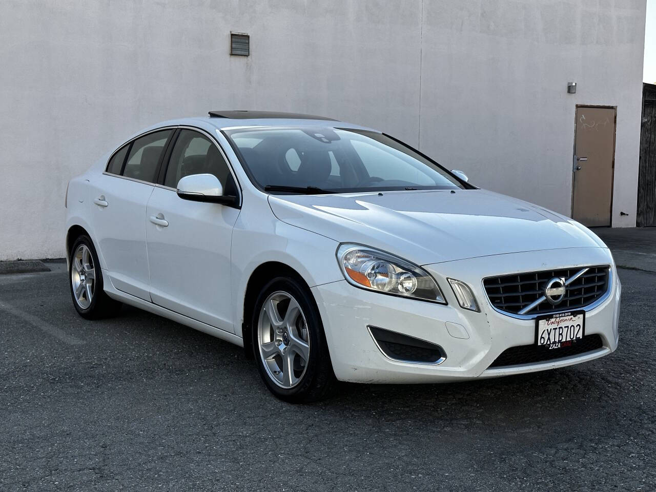 White 2012 Volvo S60 T5 T5 4dr Sedan 2