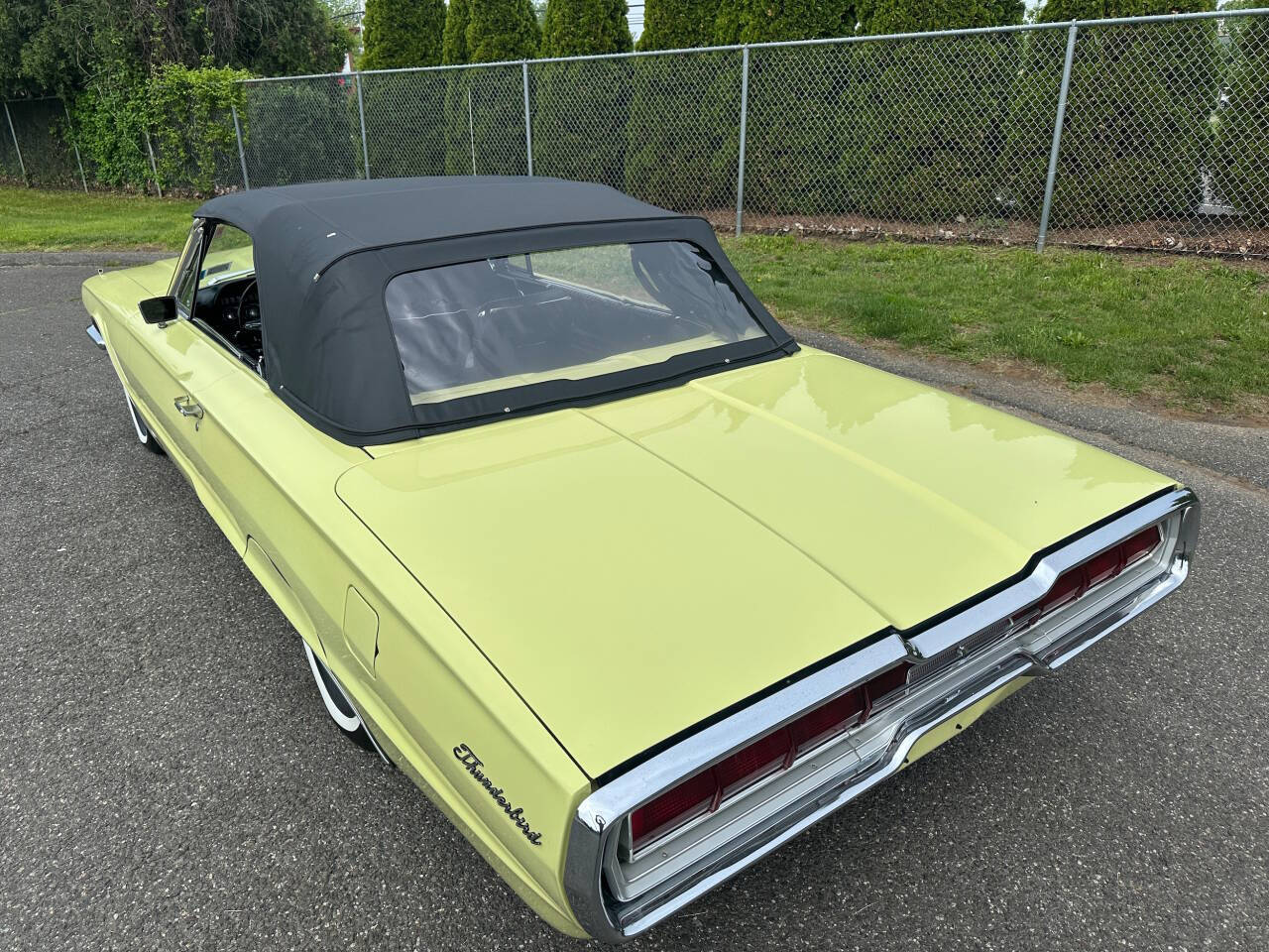 1966 Ford Thunderbird 69