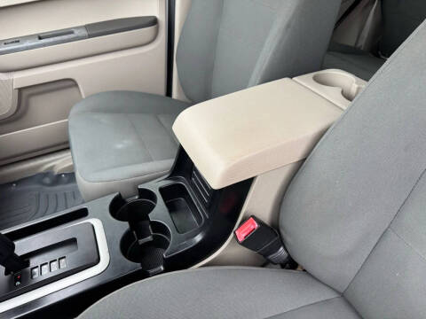 2011 Ford Escape XLS