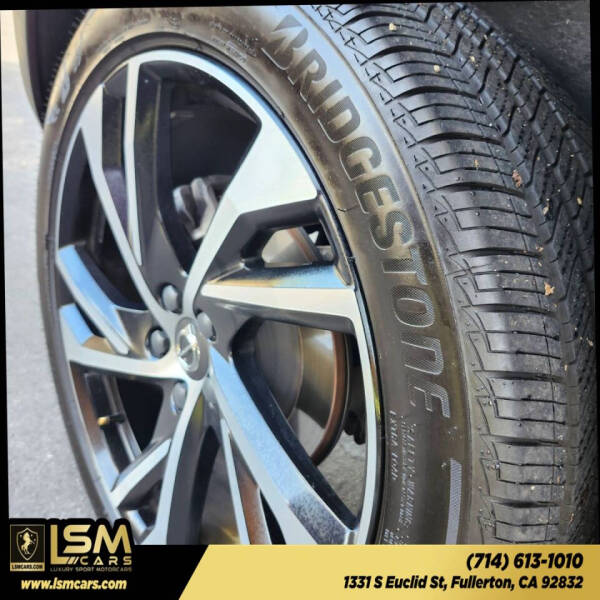 2022 Volvo XC40 T5 R-Design