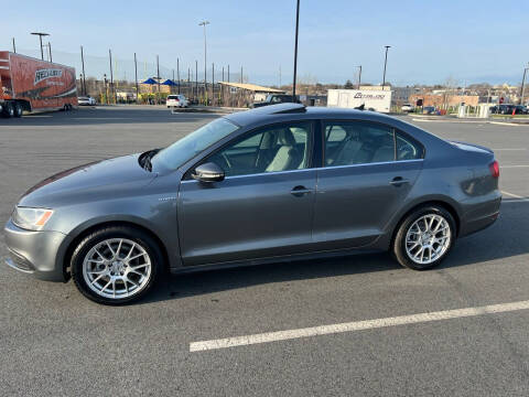 2013 Volkswagen Jetta for sale at Malden Auto Repair and Sales Corp. in Everett MA