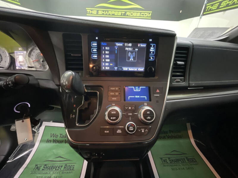 2017 Toyota Sienna SE Premium 8-Passenger