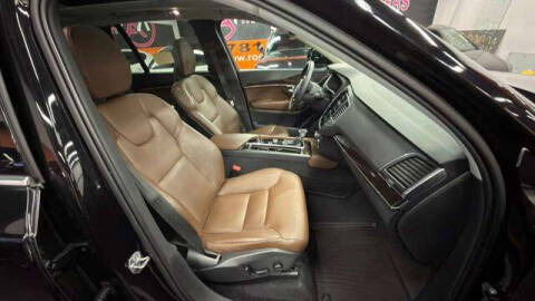 2019 Volvo XC90 T6 Momentum