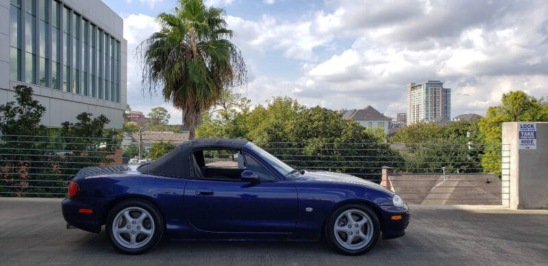 2003 Mazda MX-5 Miata for sale at AC MOTORCARS LLC in Houston TX