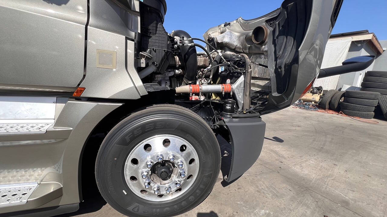 2020 Freightliner Cascadia for sale at KING TRUCK TRAILER SALES in Bakersfield, CA