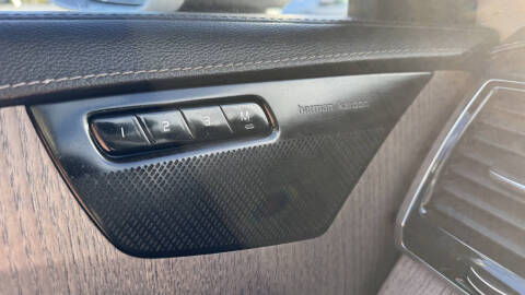 2023 Volvo XC90 Recharge T8 Ultimate Bright Theme 6P