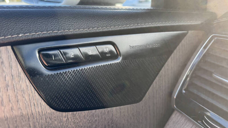 2023 Volvo XC90 Recharge T8 Ultimate Bright Theme 6P