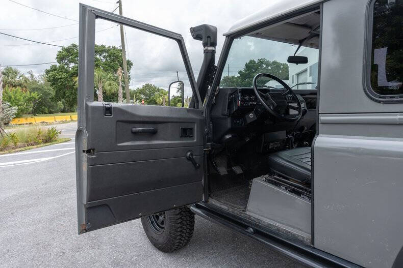 1991 Land Rover Defender