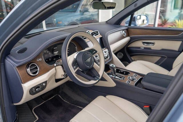 2023 Bentley Bentayga V8