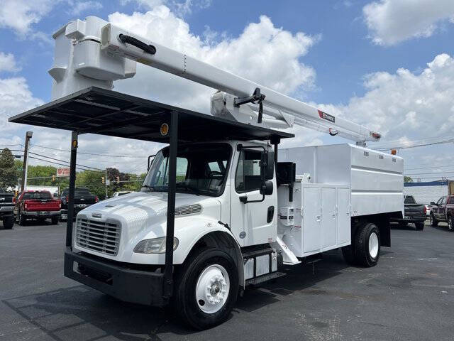 2017 Freightliner M2 106