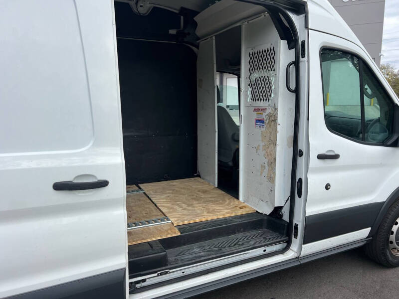 2016 Ford Transit Base photo 11