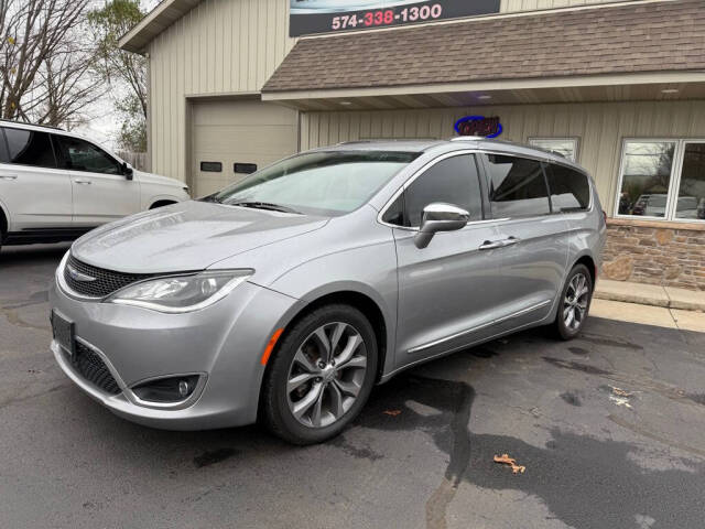 2018 Chrysler Pacifica for sale at Legit Motors in Elkhart, IN