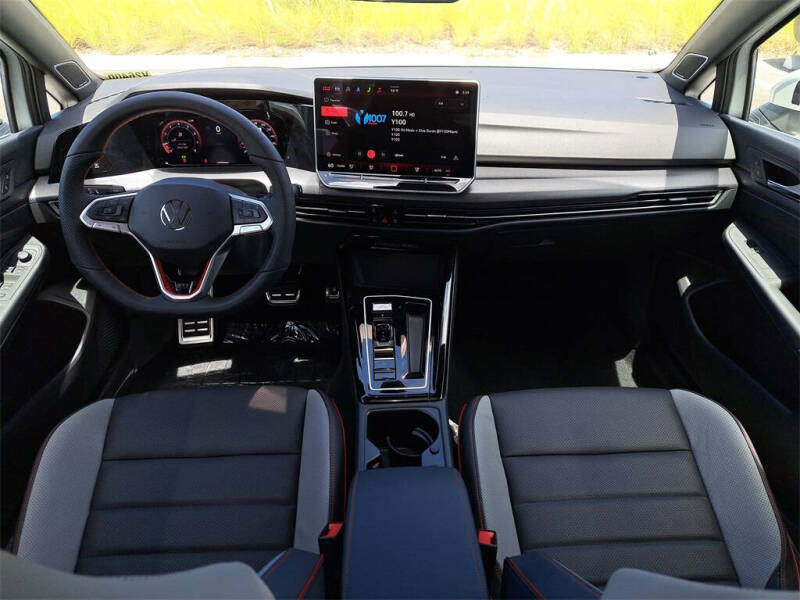 2025 Volkswagen Golf GTI SE